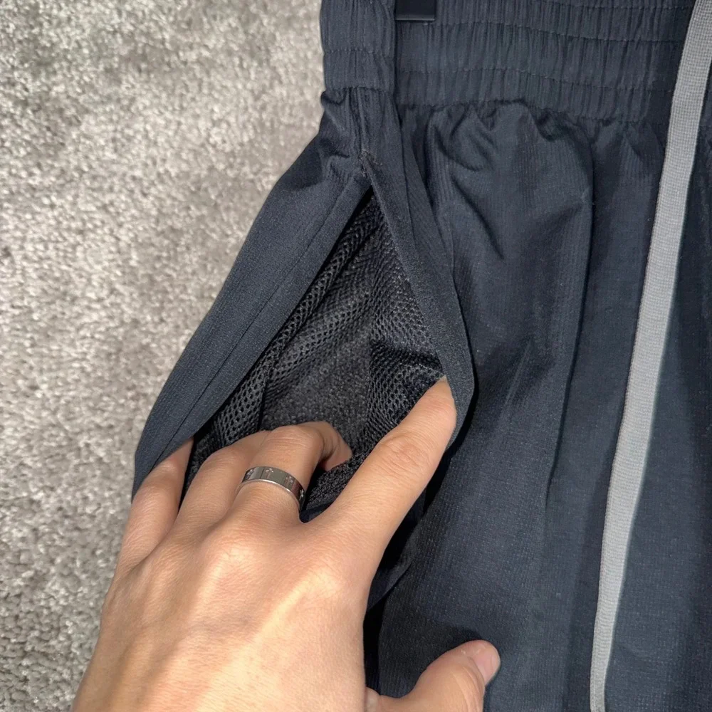 Under Armour Men's M Black Track Pants Elastic Waist Drawstring Ankle Zip